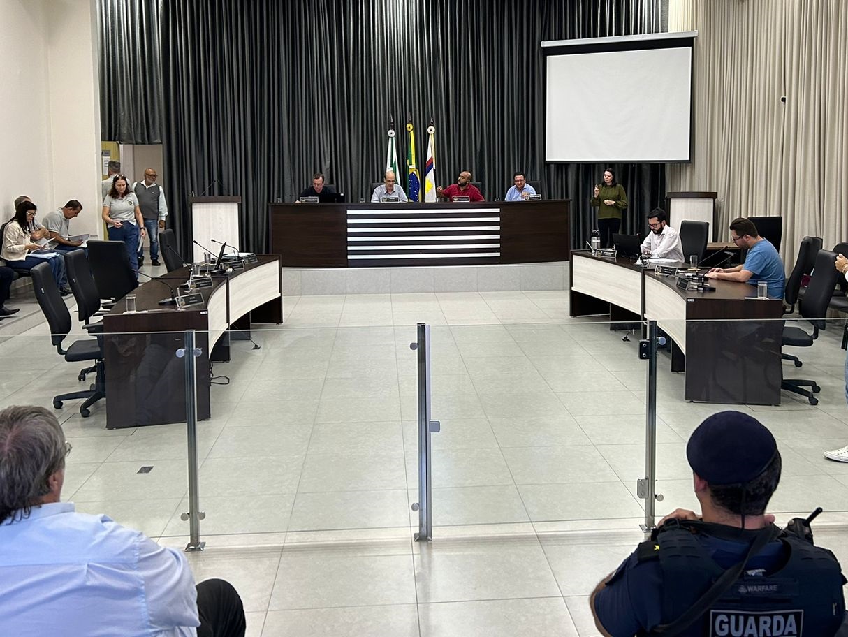 Câmara de Apucarana aprova projeto para armar Guarda Municipal 