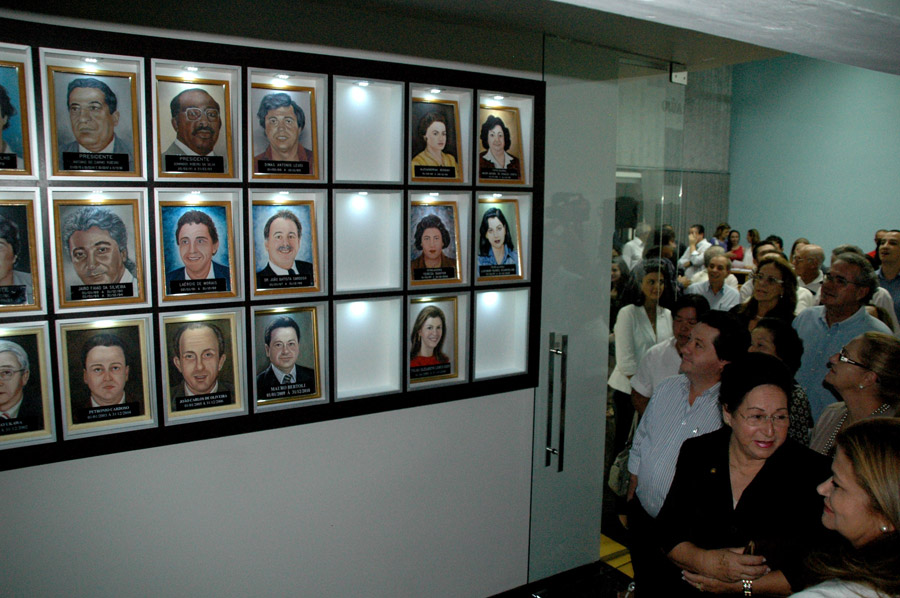 Câmara de Apucarana inaugura galeria dos presidentes