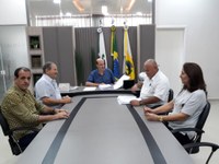 Comissão de Controle Interno entrega, ao presidente Molina, relatório de atividades realizadas no Legislativo 