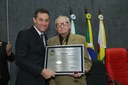 José Kremer recebe o Diploma de Méritos em Tarefas Comunitárias da Câmara Municipal de Apucarana