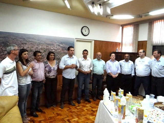 Membros da nova Câmara de Apucarana se reúnem