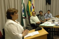 Ministra Márcia Lopes fala a vereadores de Apucarana