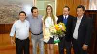 Miss Paraná é recebida na Câmara de Apucarana