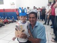 Na semana da Páscoa, alunos recebem chocolates nas Escolas e Centros Municipais de Educação Infantil