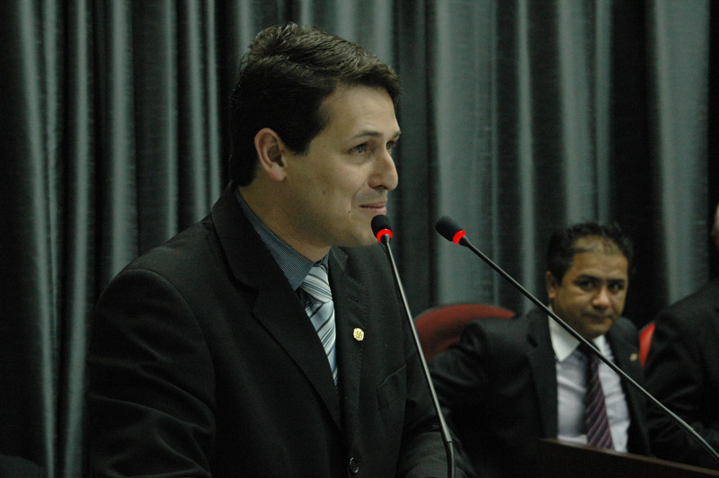Prefeitura de Apucarana deve R$ 2,1 milhões em água, diz Júnior da Femac