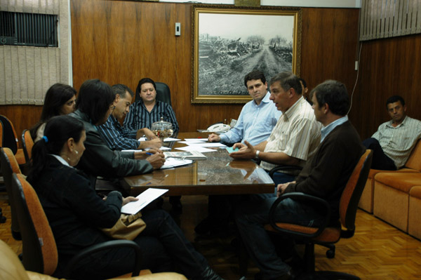 Reunião na Câmara expõe fragilidade da estrutura de trânsito em Apucarana