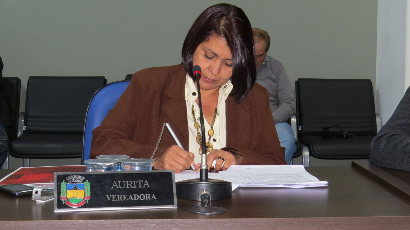 Vereadora Aurita quer explicações de clínicas do Detran
