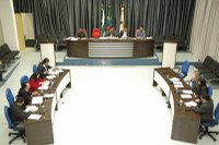 Vereadores de Apucarana aprovam Orçamento de 2012 sem emendas
